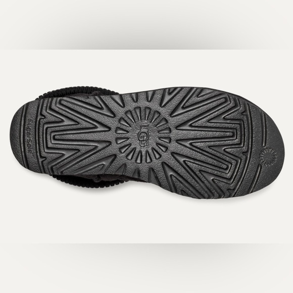 NWT UGG Classic Mini Platform Felted Boot! - Picture 3 of 12